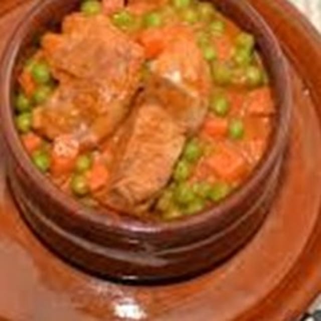 Beef with carrots and peas Tajin.